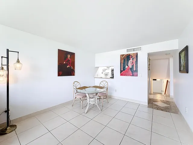 755 Dotterel Road Dining Area