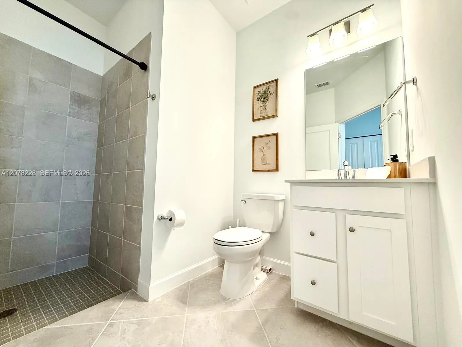 Property photo 142