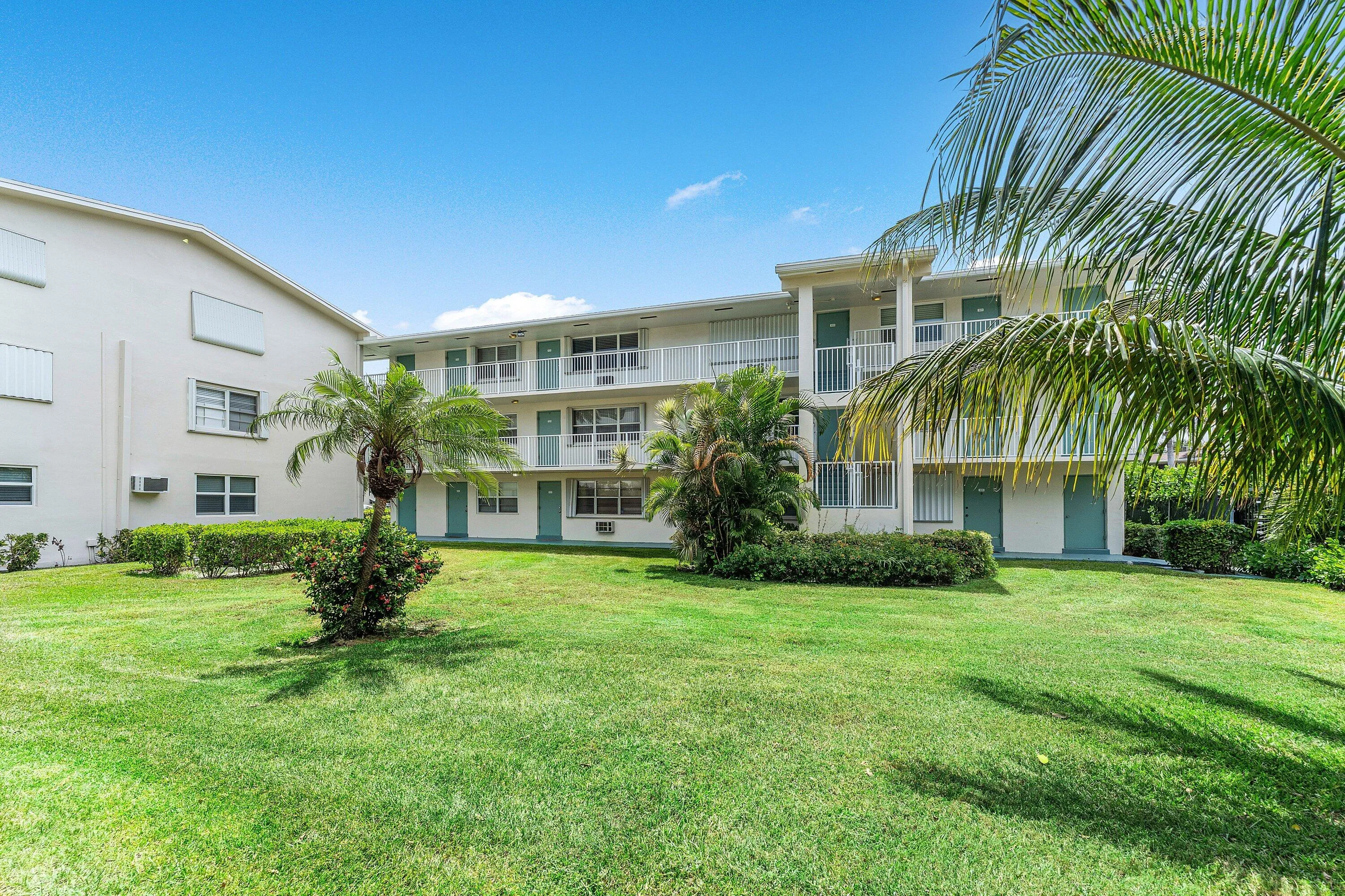 028-150HorizonsE-303-BoyntonBeach-SMALL