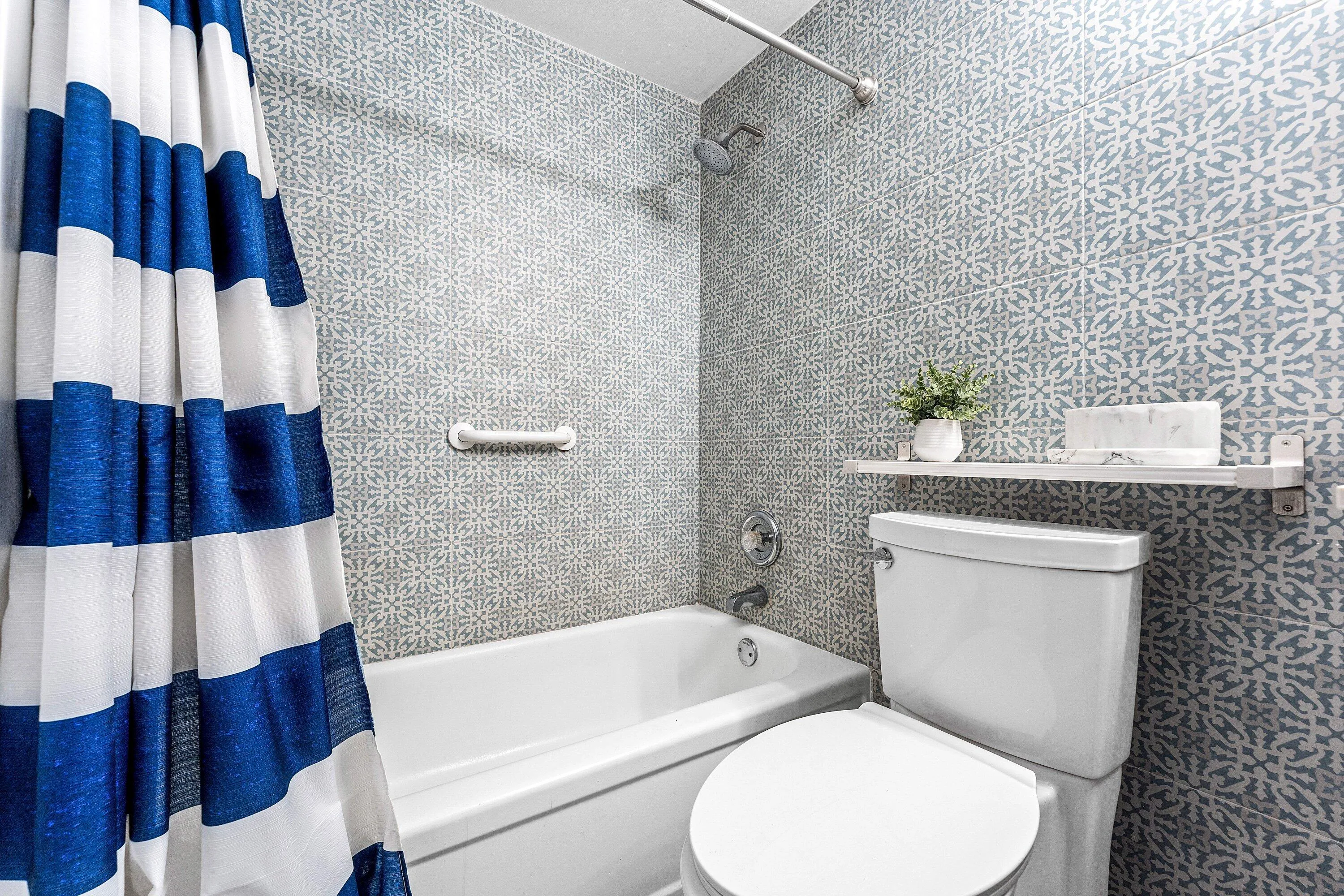 022-150HorizonsE-303-BoyntonBeach-SMALL
