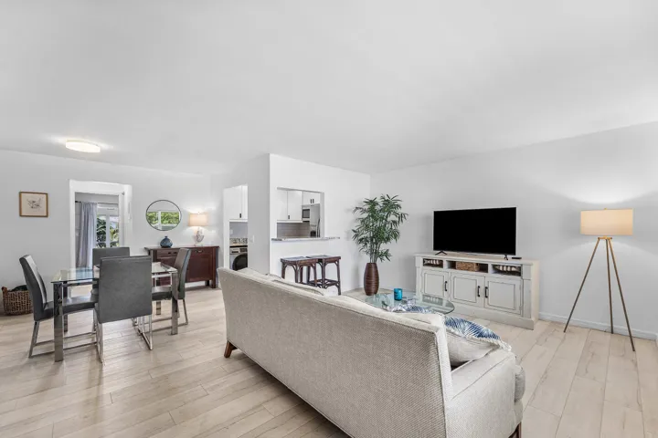 007-150HorizonsE-303-BoyntonBeach-SMALL