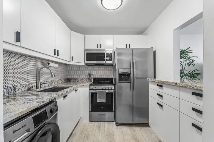 012-150HorizonsE-303-BoyntonBeach-SMALL