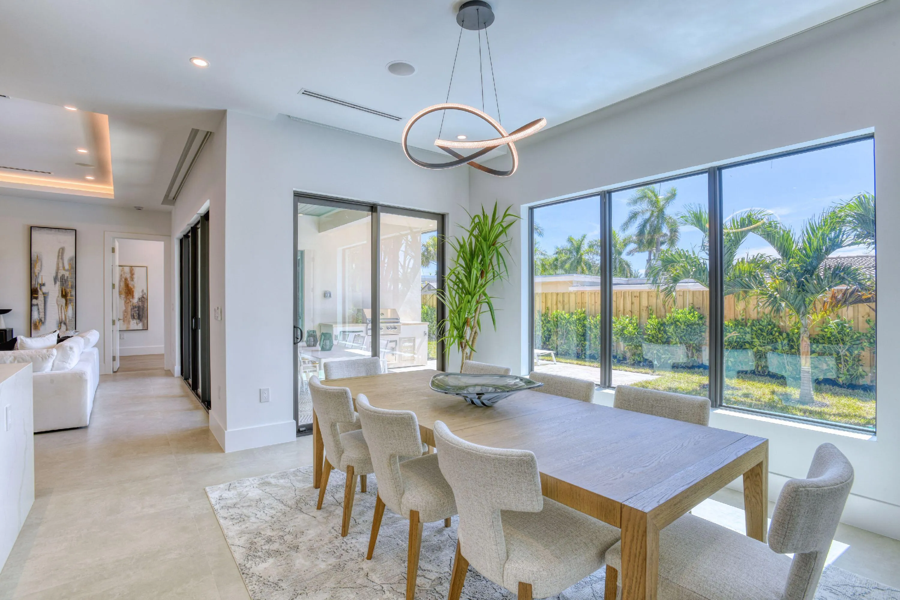 Dining with pool view