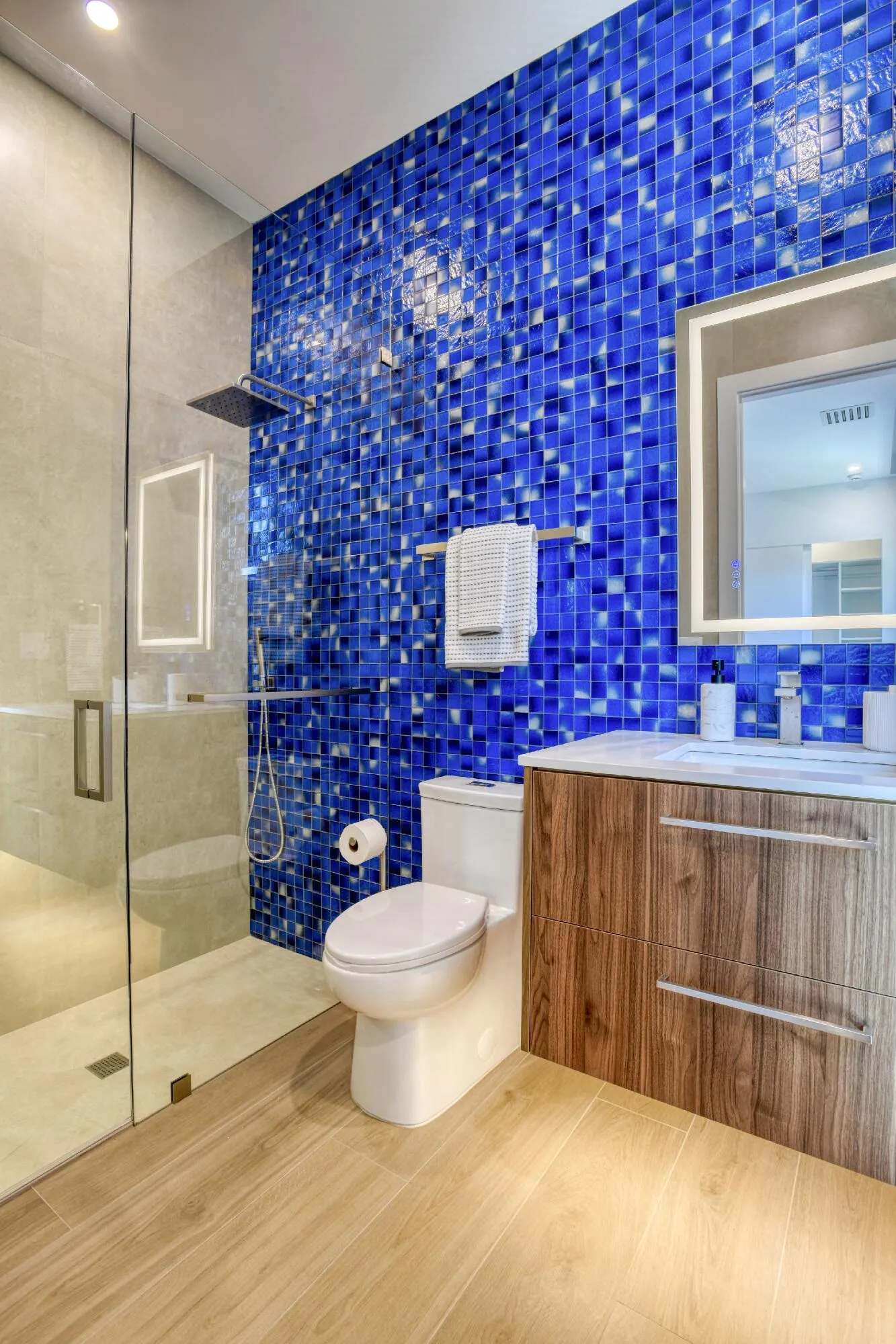 Bath 3 / cabana