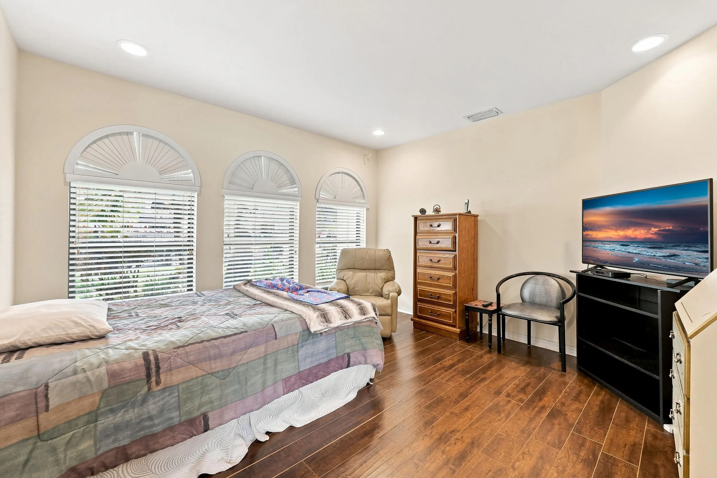 guest bedroom 3