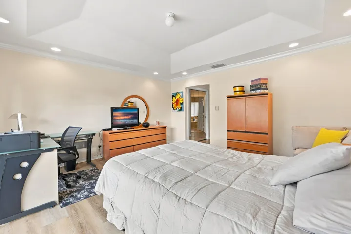 primary bedroom (4)