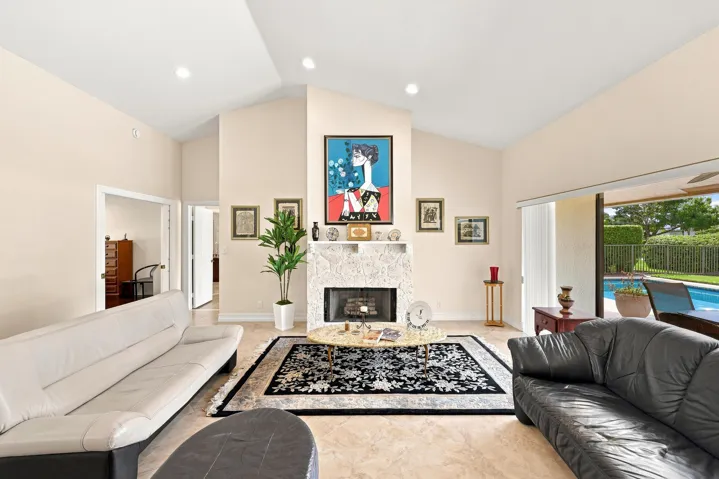 sitting room (3)