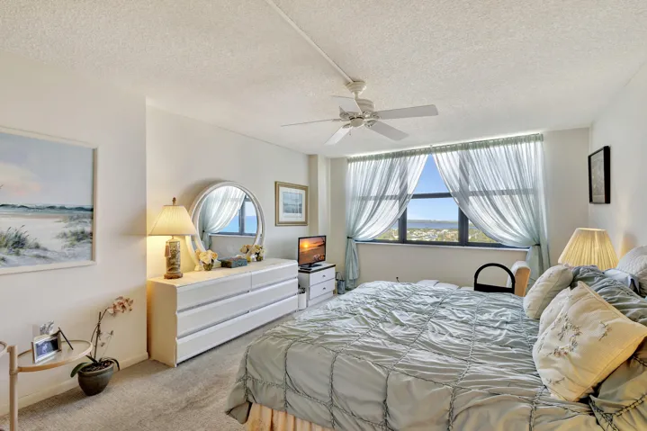 MASTER BED