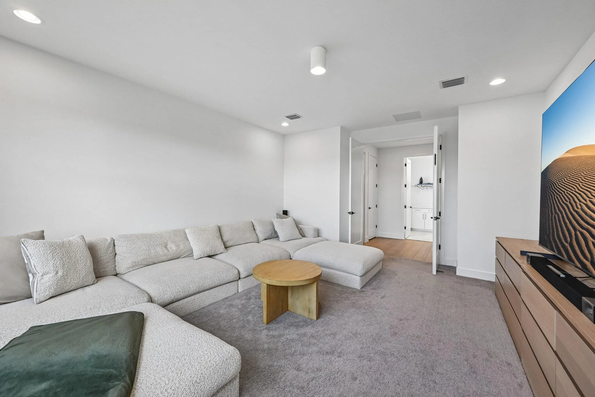 48-web-or-mls-Rainbow Falls Trl-S0207-04