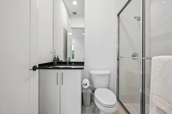 24-web-or-mls-Rainbow Falls Trl-S0207-02