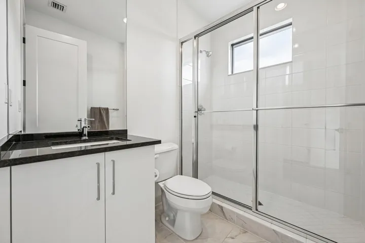 44-web-or-mls-Rainbow Falls Trl-S0207-04