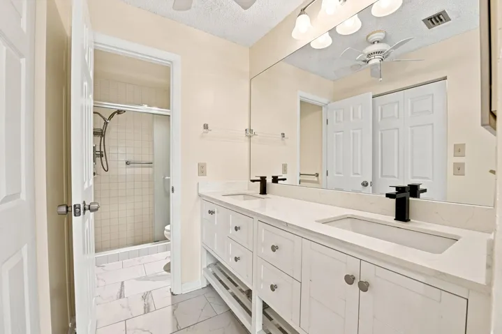 Primary bath