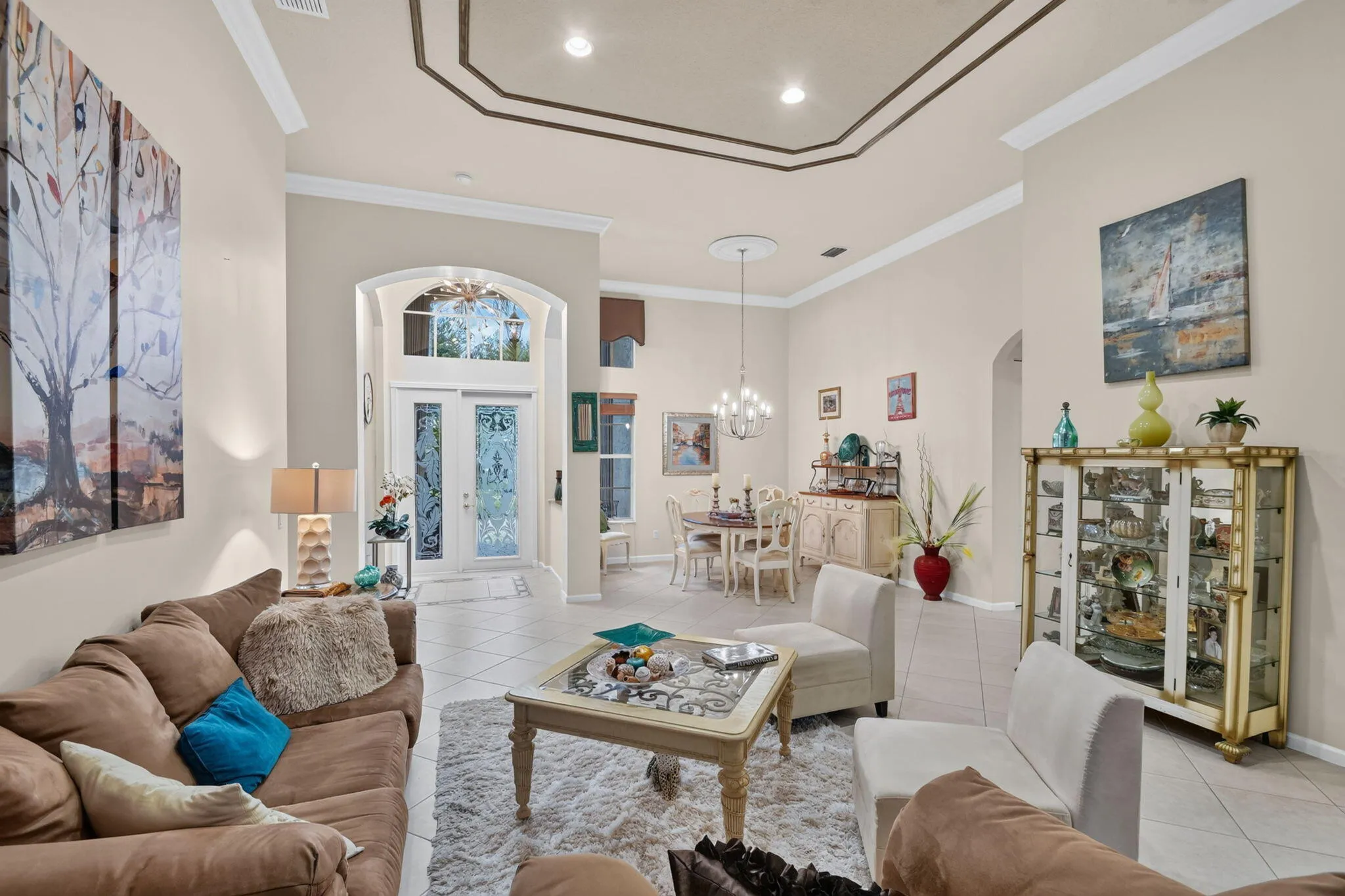 Dining Foyer View