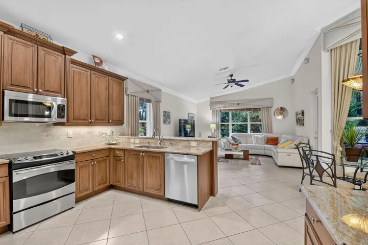 Kitchen Family Rm