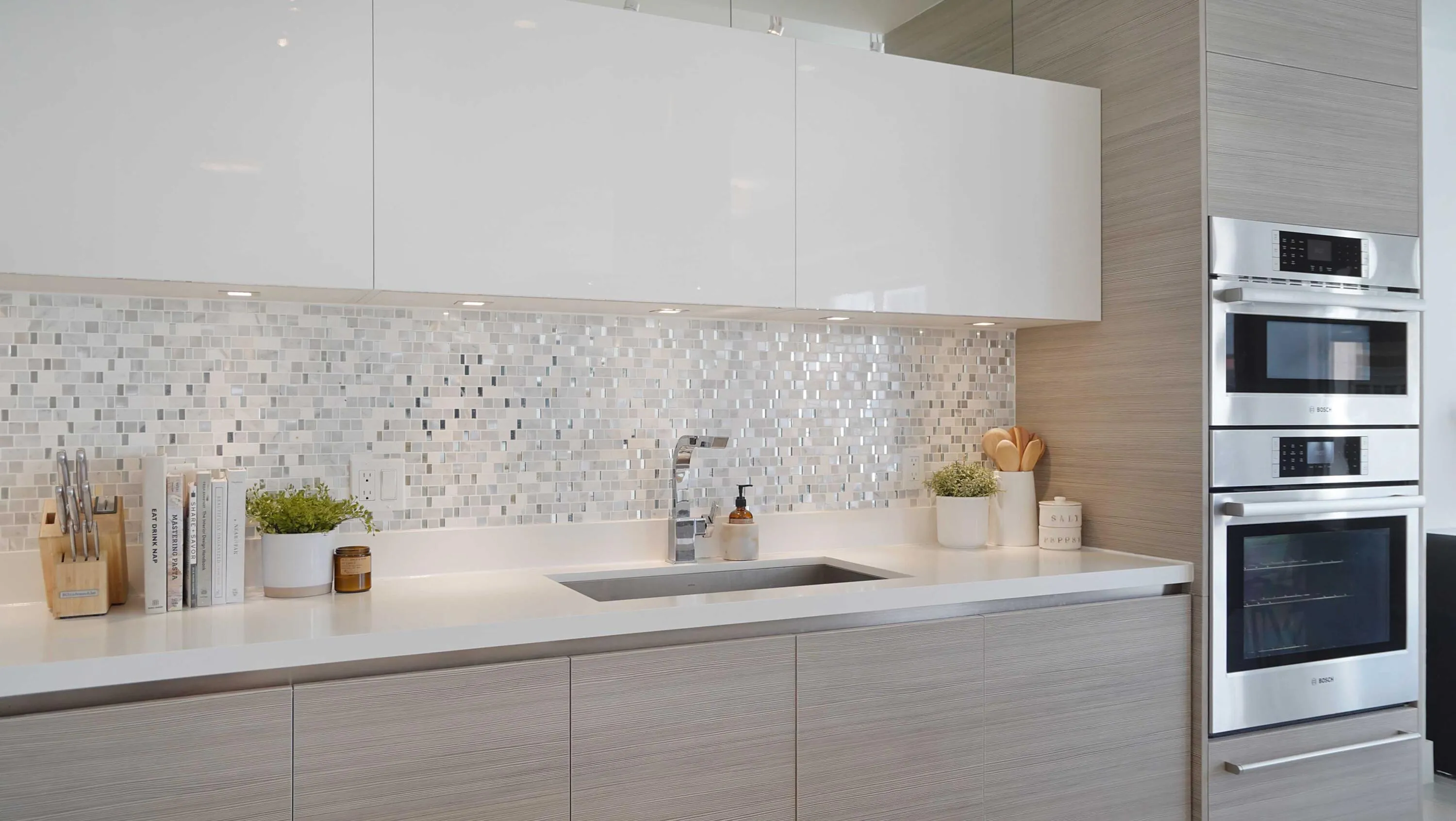 601 Boca Raton | Kitchen finishes