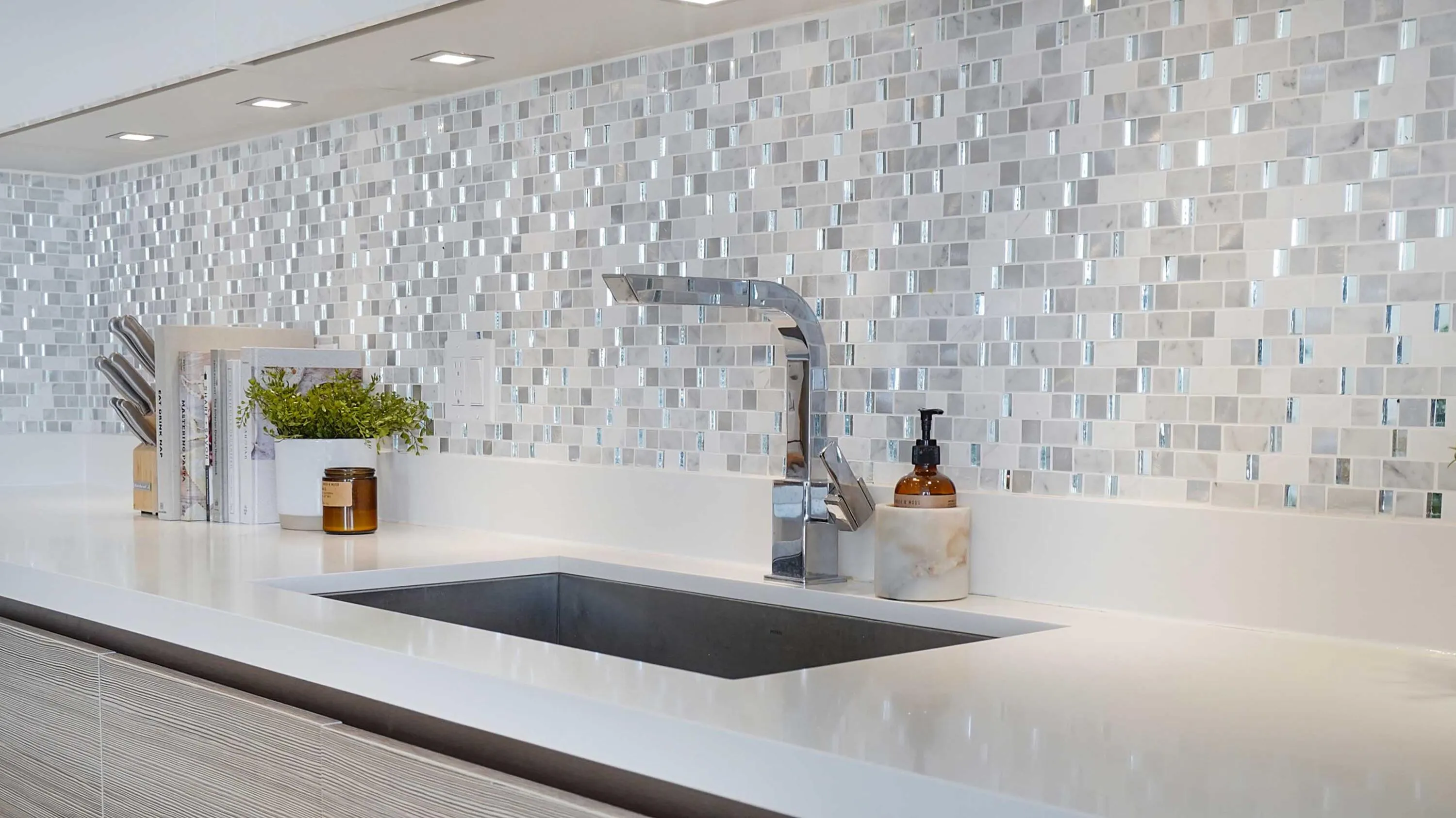 601 Boca Raton | Kitchen Details