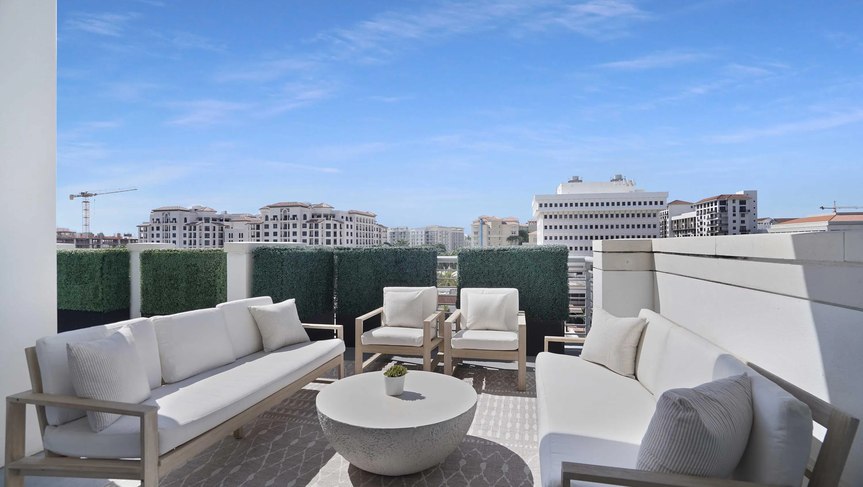 An expansive terrace conceived as an extension of the residence, with space for dining, conversation and entertaining.