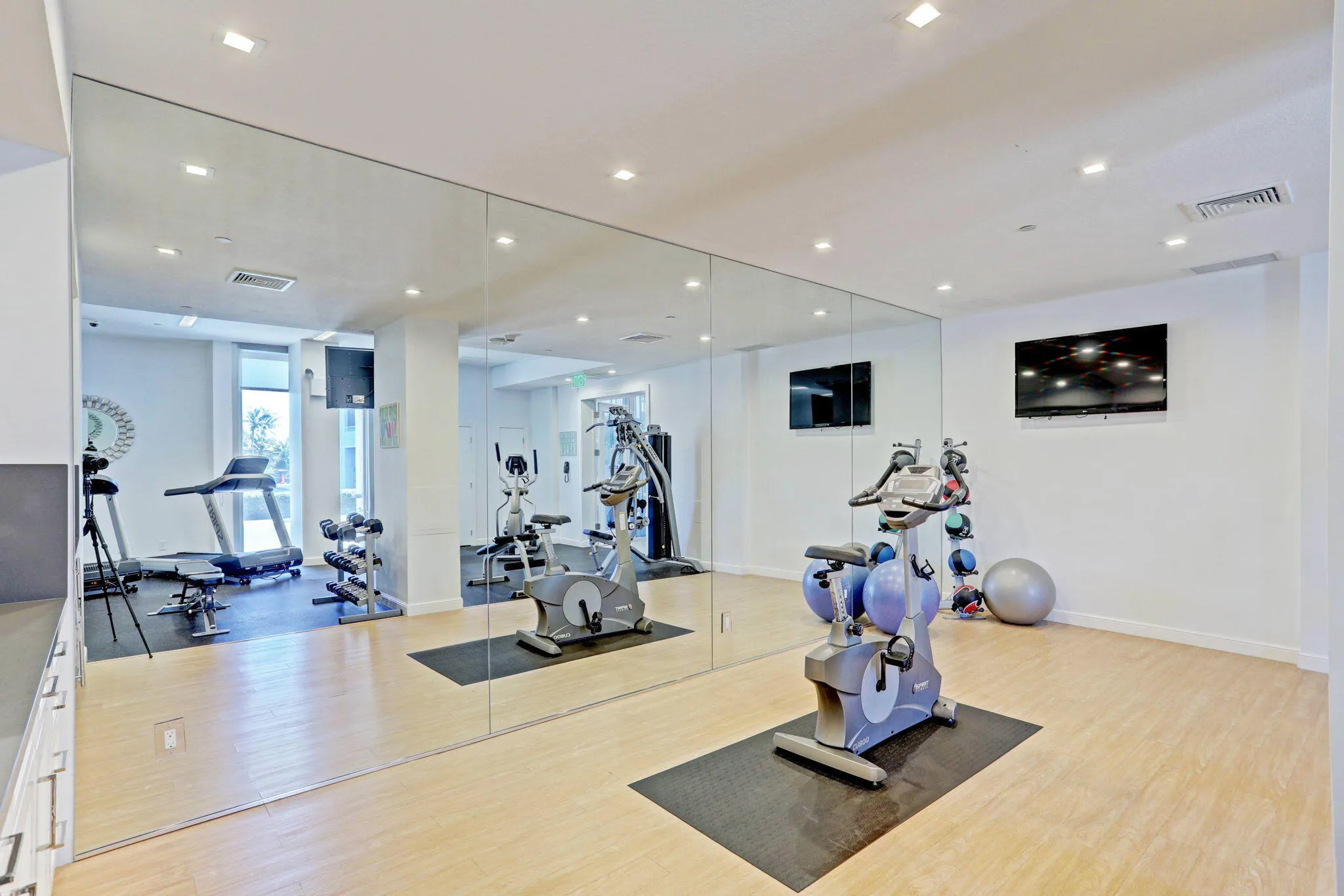 FITNESS CENTER
