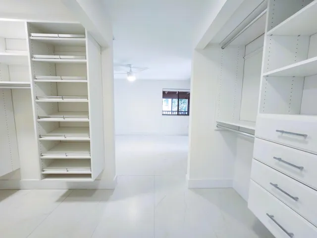 pp mb closet