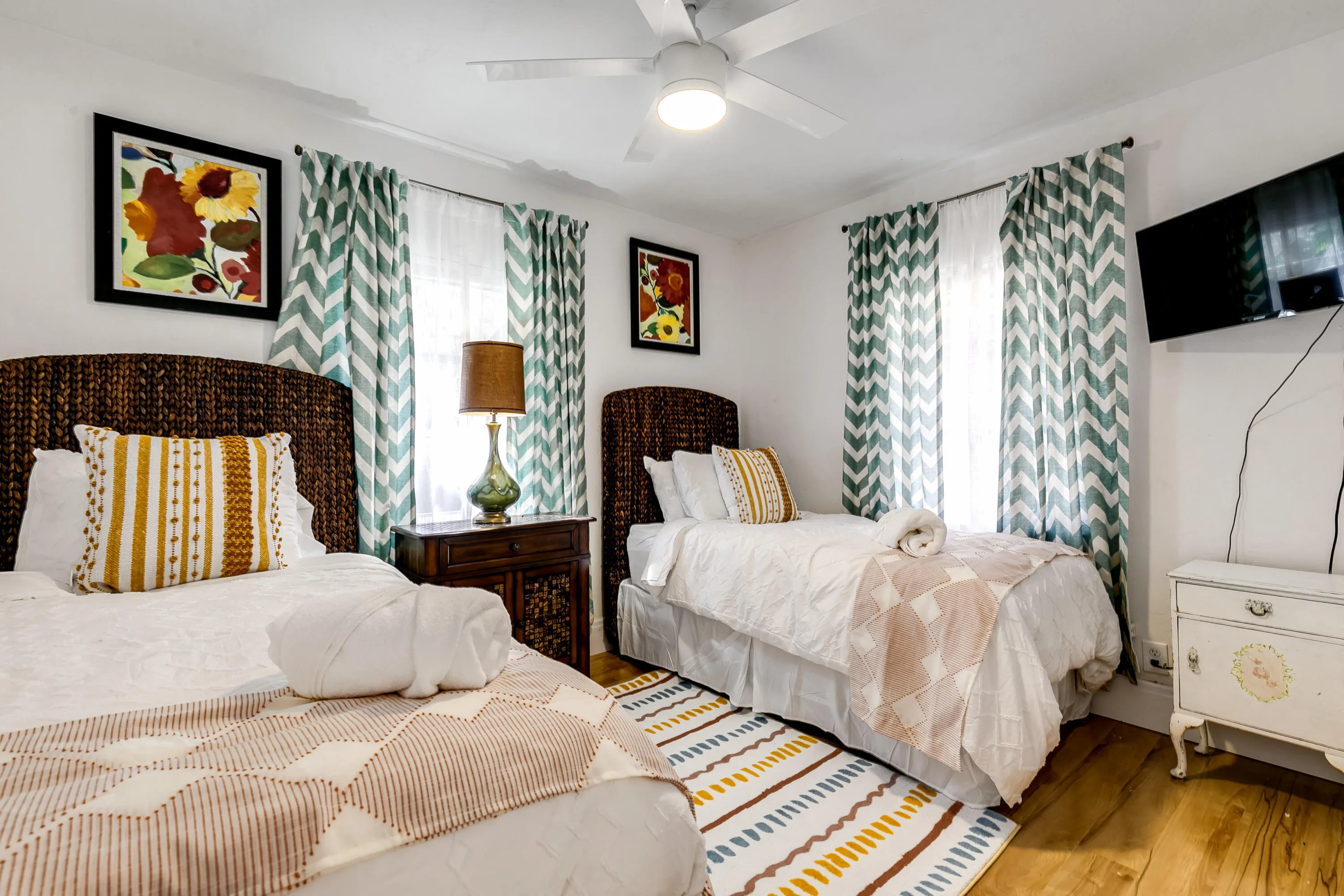 guest_bedroom_609SArnold​​‌​​​​‌​​‌‌​‌‌​​​‌‌​‌​‌​‌​​​‌​​
