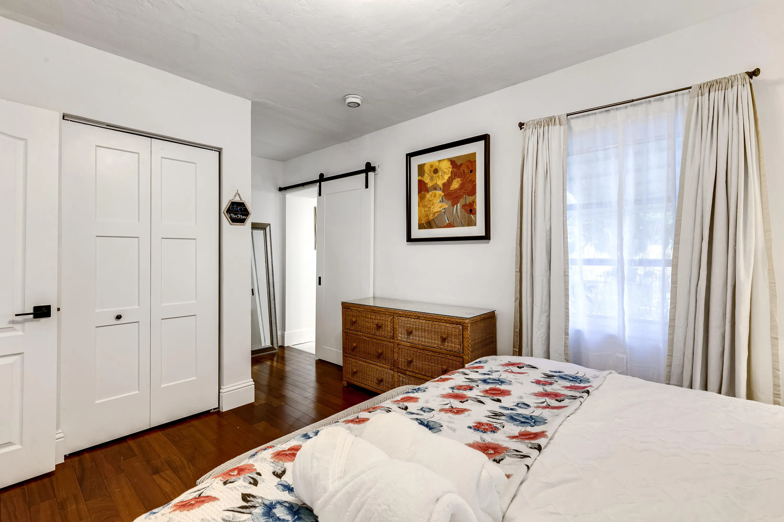 master_bedroom2_609SArnold