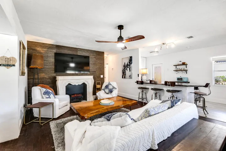 609 s arnold_living