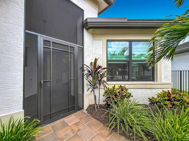 Front entrance screened patio