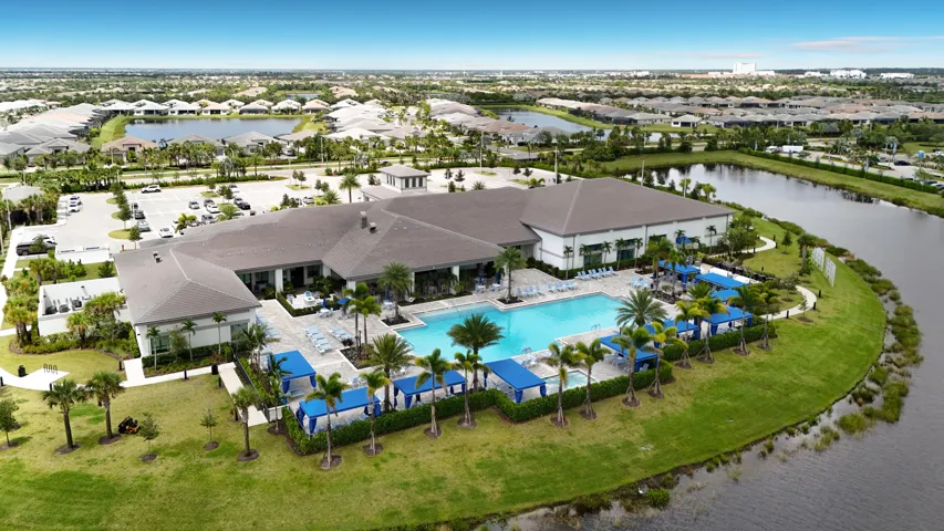Valencia Walk Clubhouse Pool
