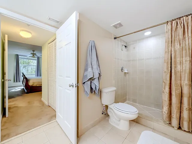 519 E Sheridan Street #404-70