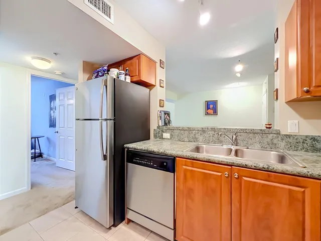 519 E Sheridan Street #404-33