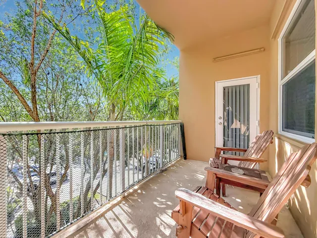 519 E Sheridan Street #404-79