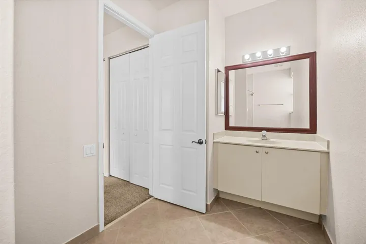 Unsuite Bathroom