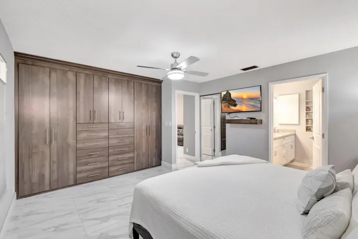 OWNERS SUITE