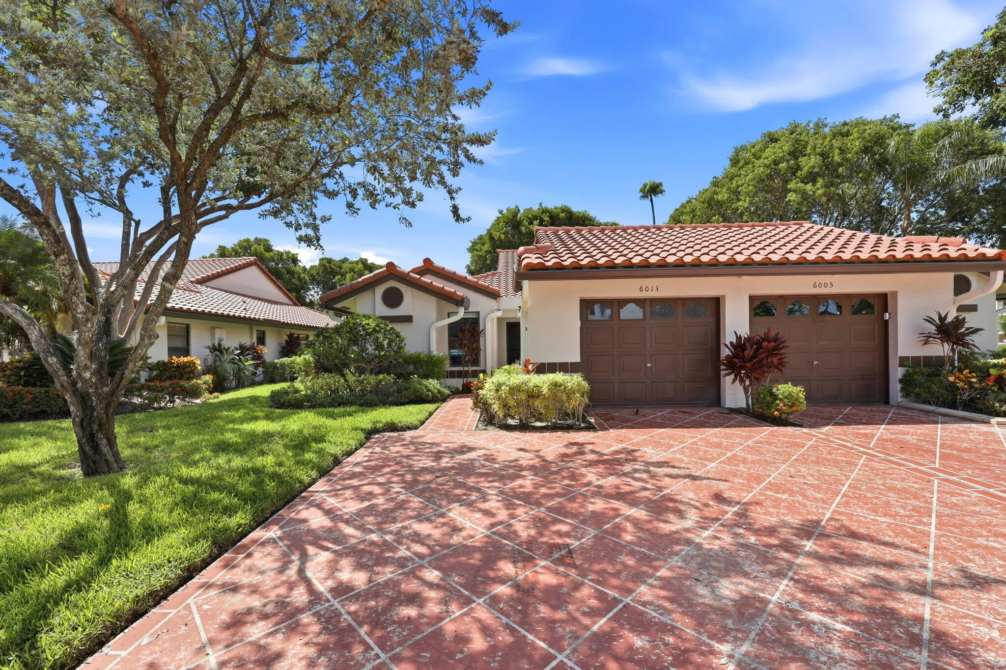 1-001_F8_6013 Sunny Pointe Cir