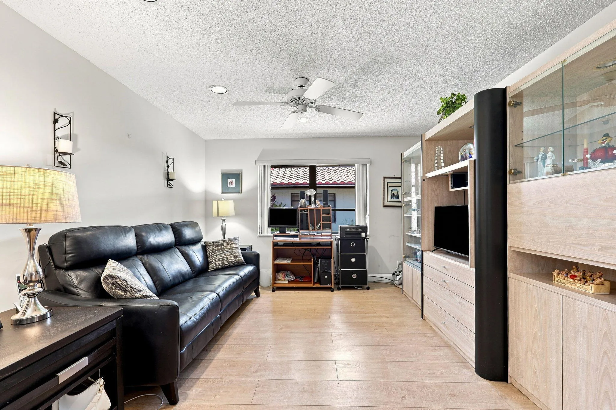 10-009_F8_6013 Sunny Pointe Cir