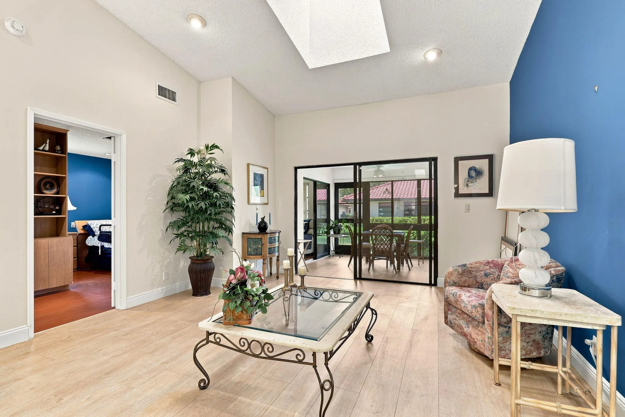 12-011_F8_6013 Sunny Pointe Cir