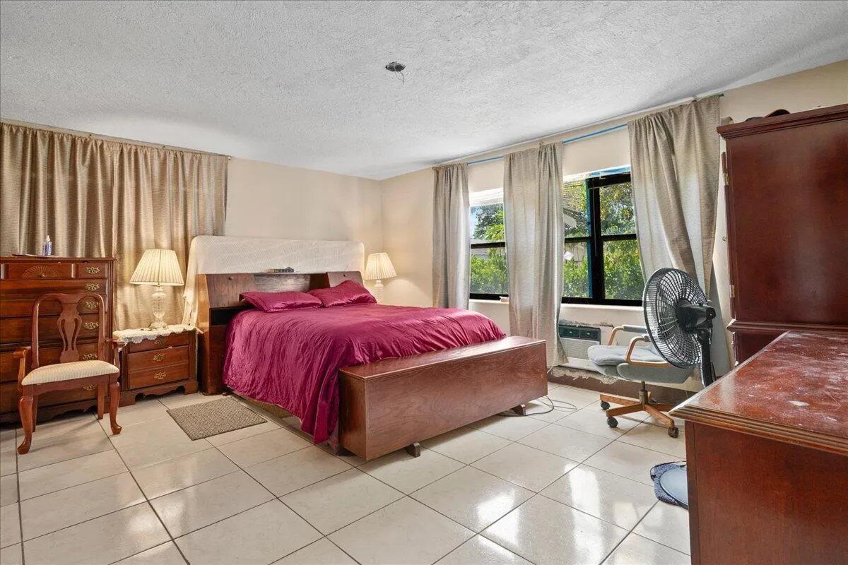 Master Bedroom 1