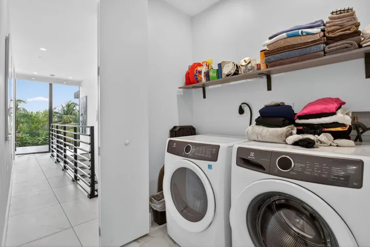Laundry Closet (3rd Floor)