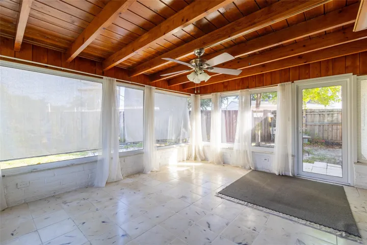 Spacious Florida Room