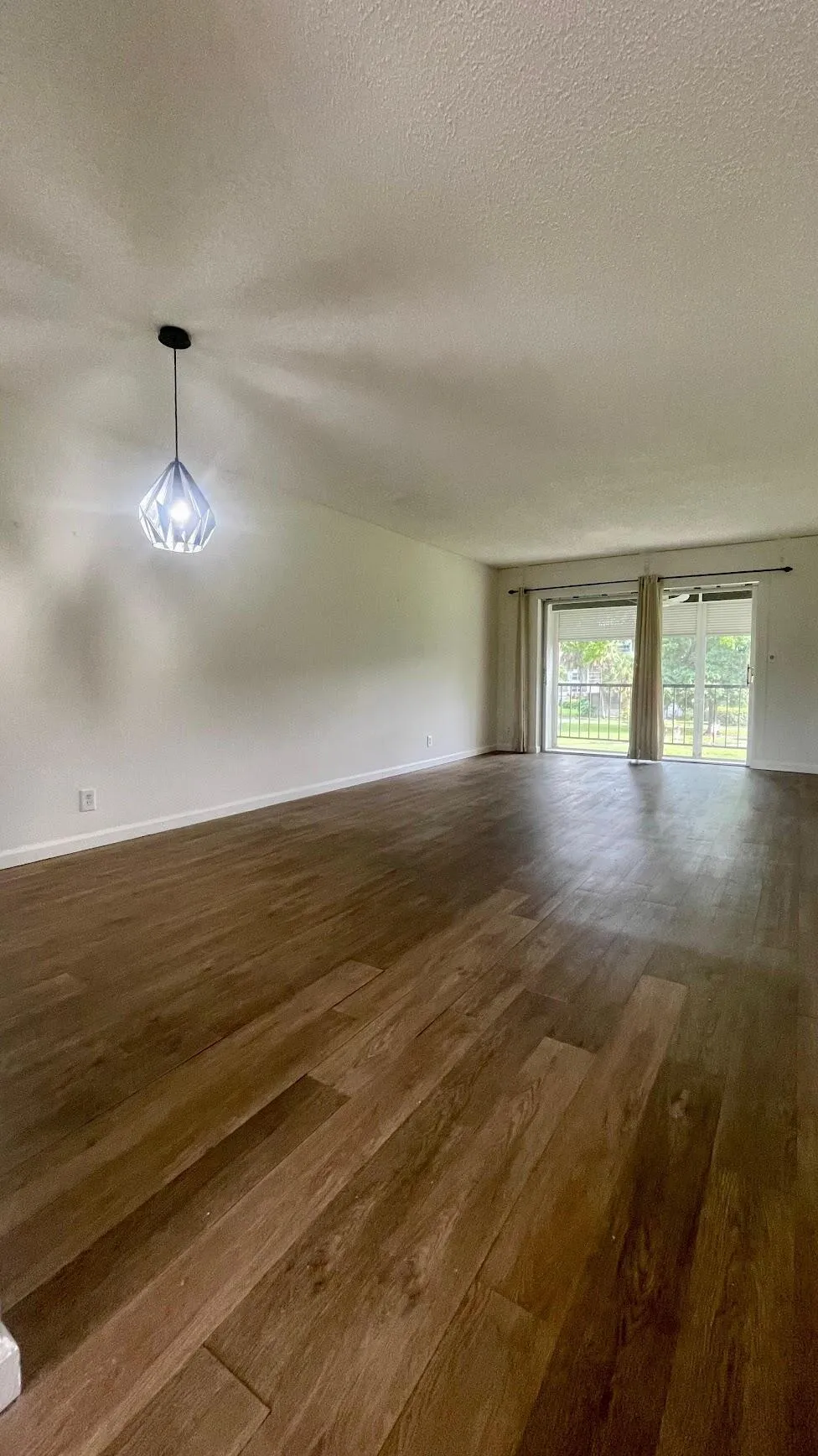 1801- Living room- Dining
