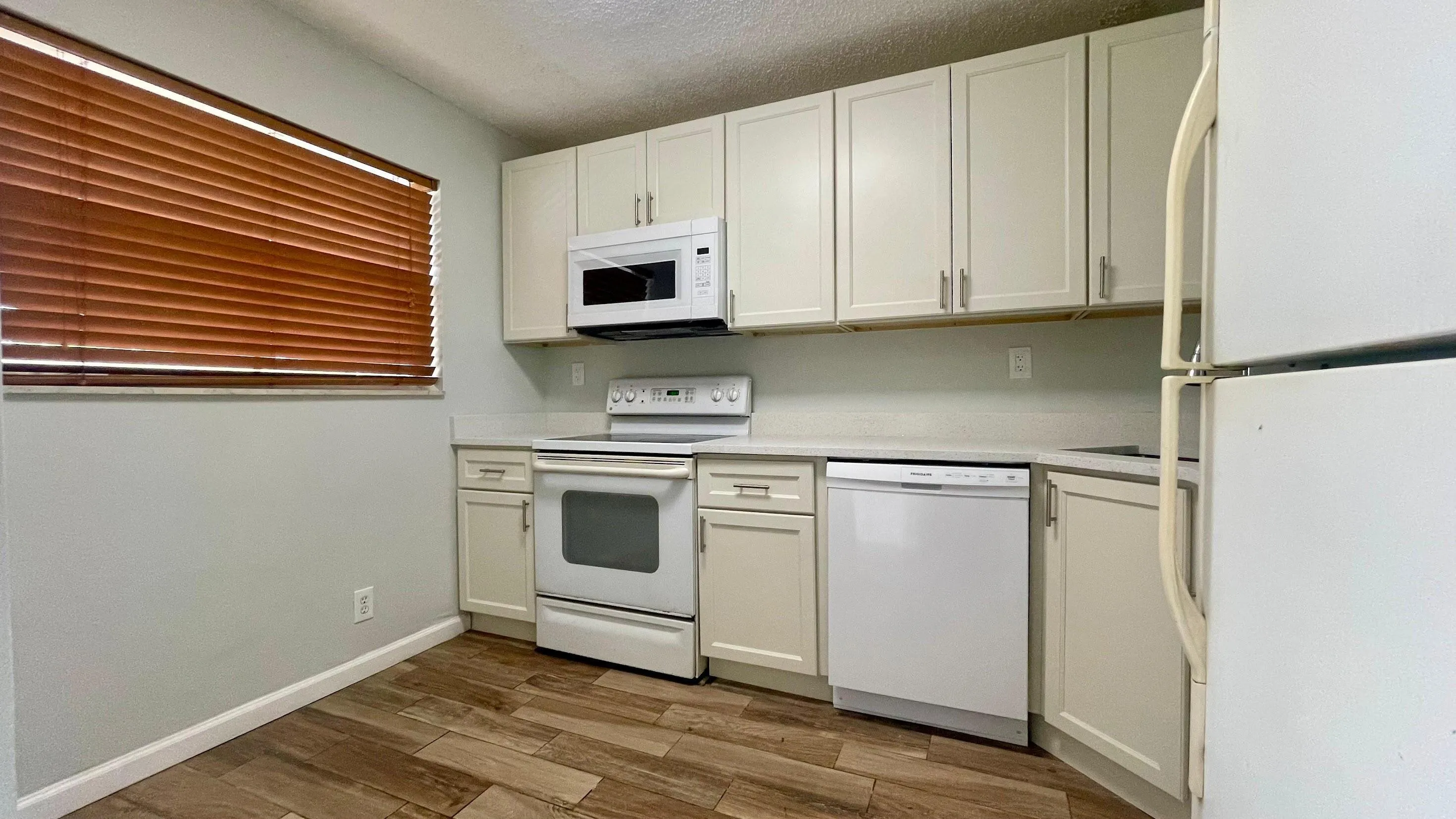 1801- Kitchen 6