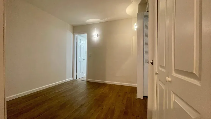 1801- Den Access Master Bathroom