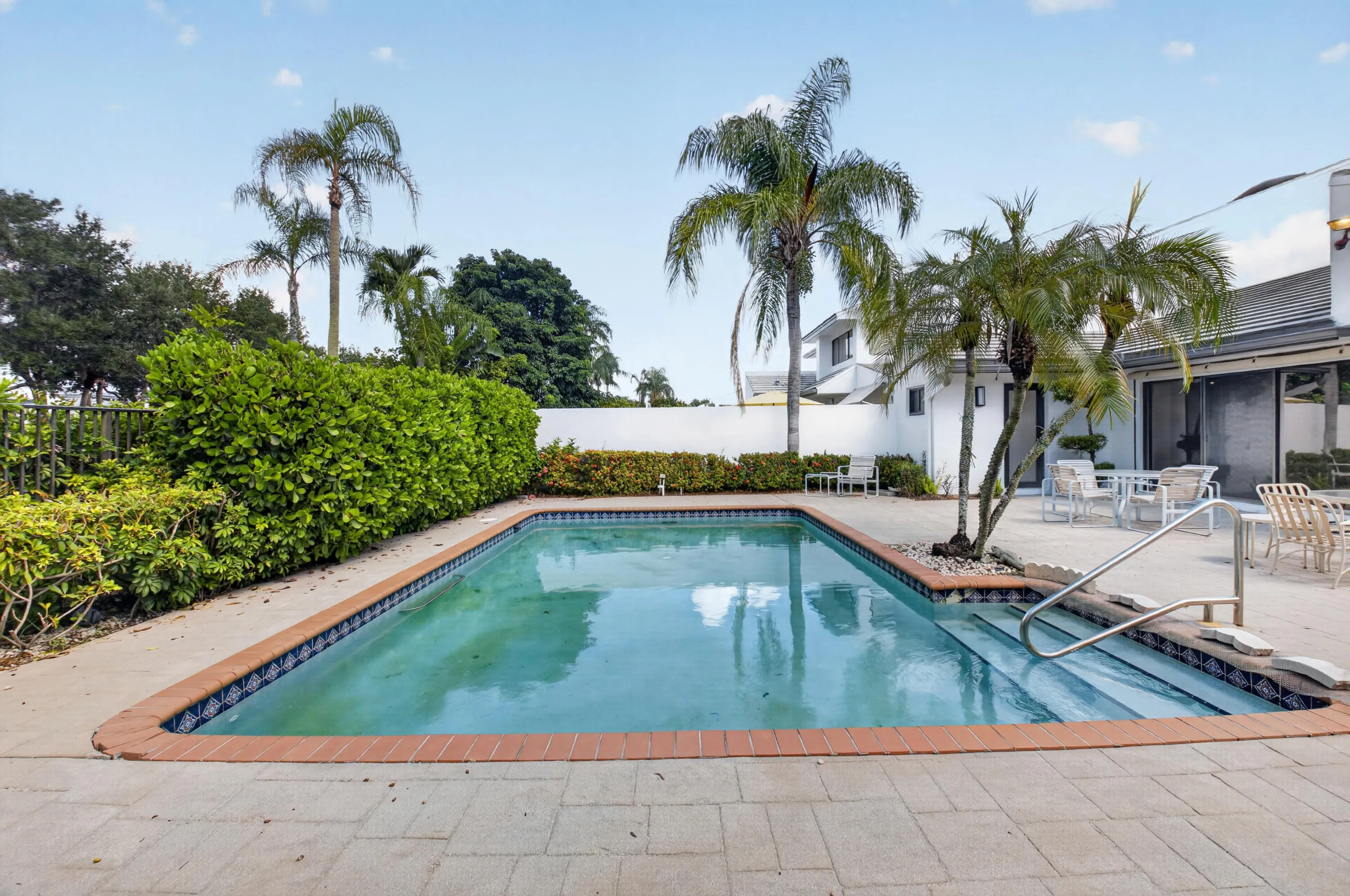 note large patio