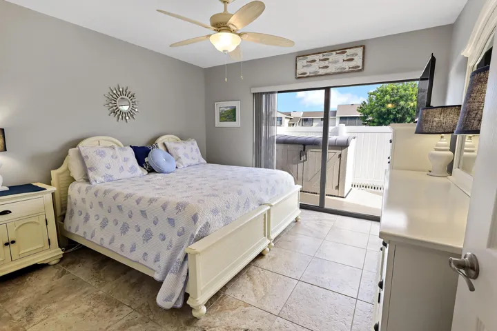 Spacious guest bedroom. Can fit two single beds or a king-size bed.