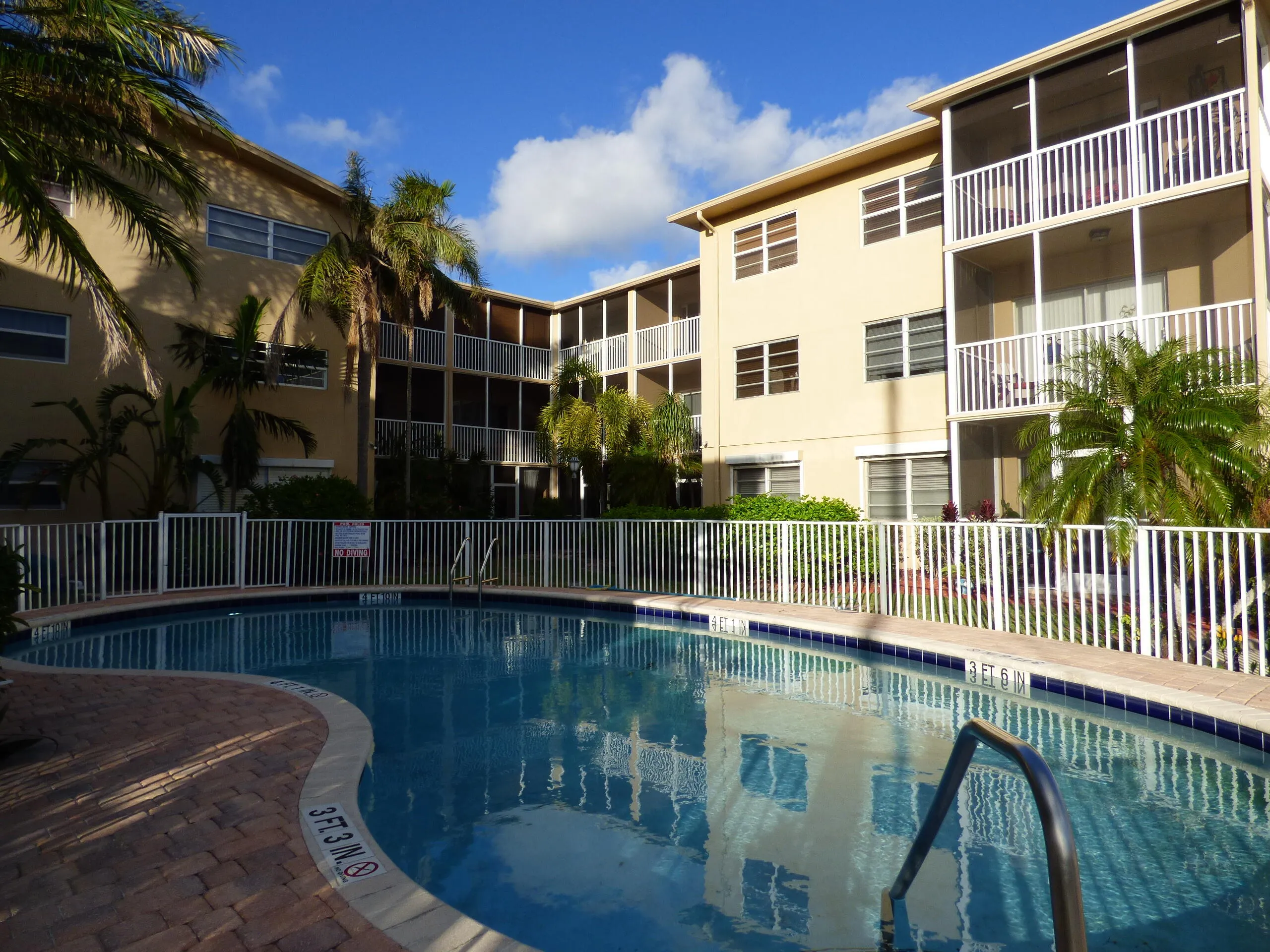 Lovely Waterfront Pool