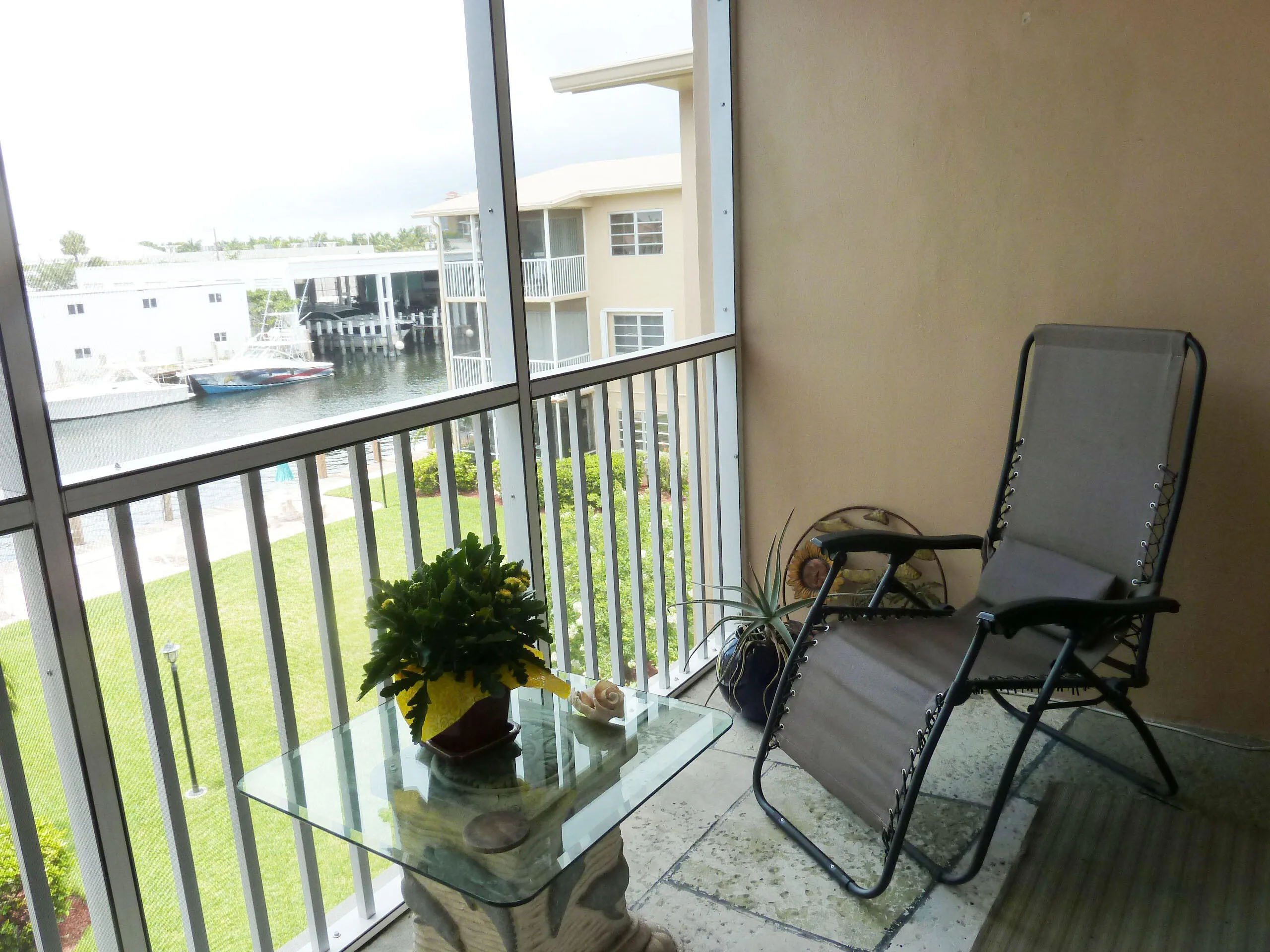 Balcony faces South