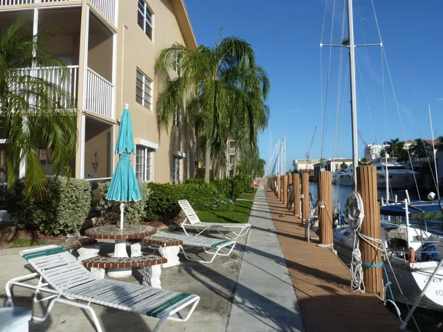 MDM Common Dock