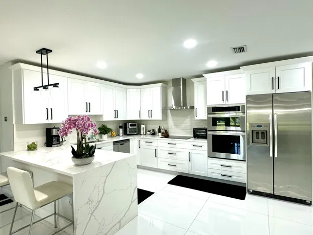 Kitchen/Island