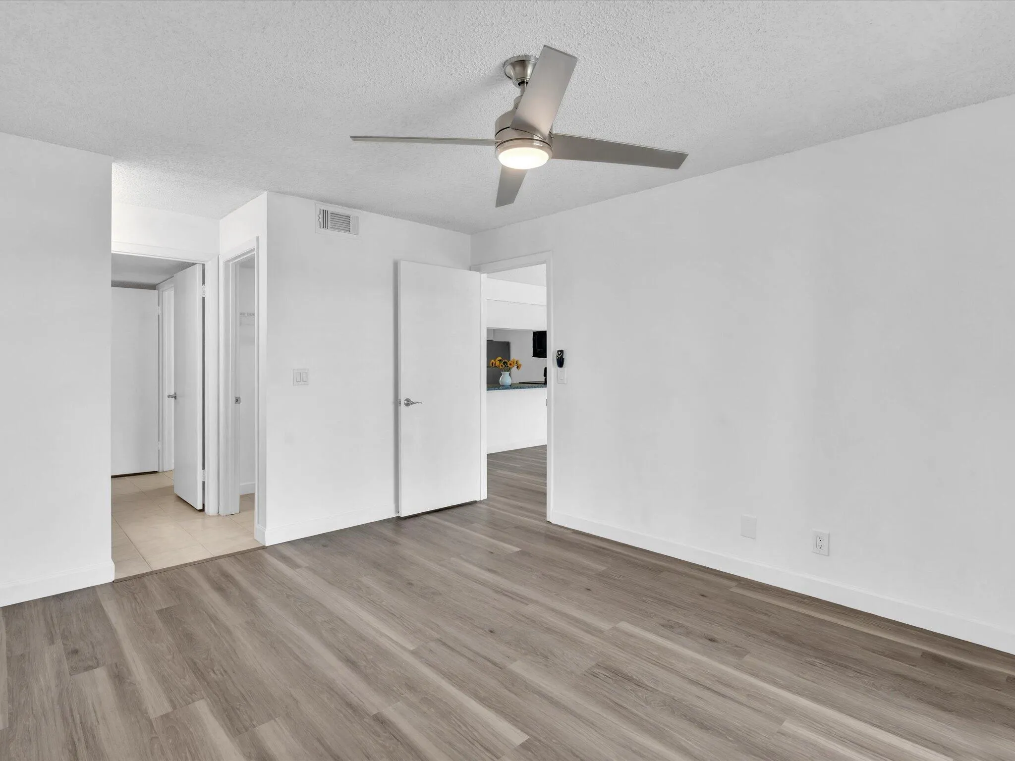 En-Suite Bath w/Guest Entrance too
