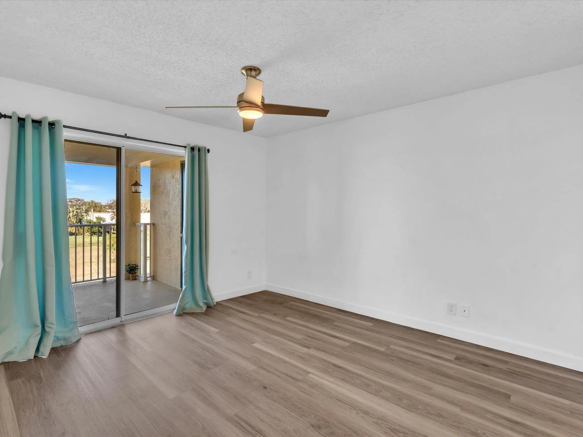 Balcony-Bedroom